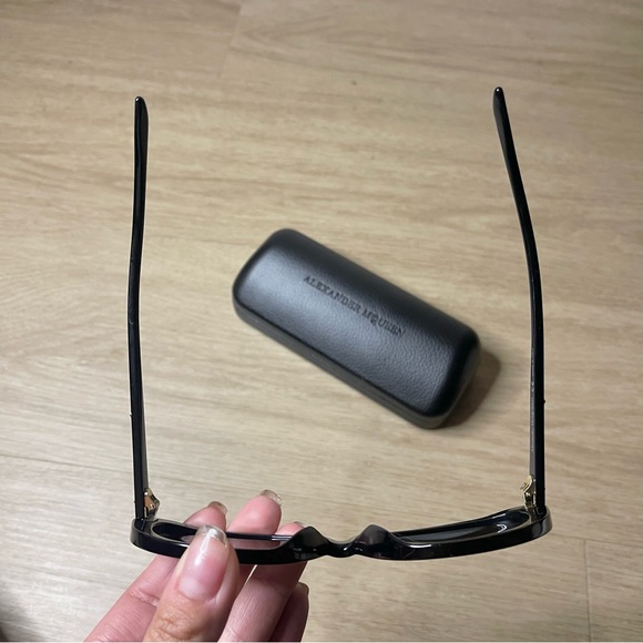 Alexander McQueen Women's AM0189S AM/0189/S Fashion Cat Eye Sunglasses - Picture 8 of 8